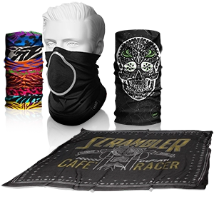 Pañuelos de colores, un pañuelo tubular negro con calavera y un pañuelo tipo bandana Scrambler.